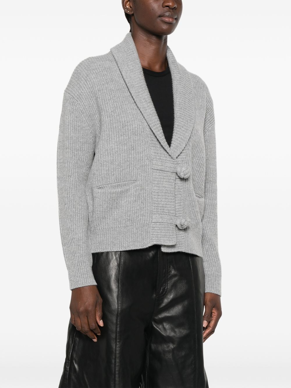 FORTE FORTE Cardigan grigio in morbida lana con scollo a V e collo morbido 