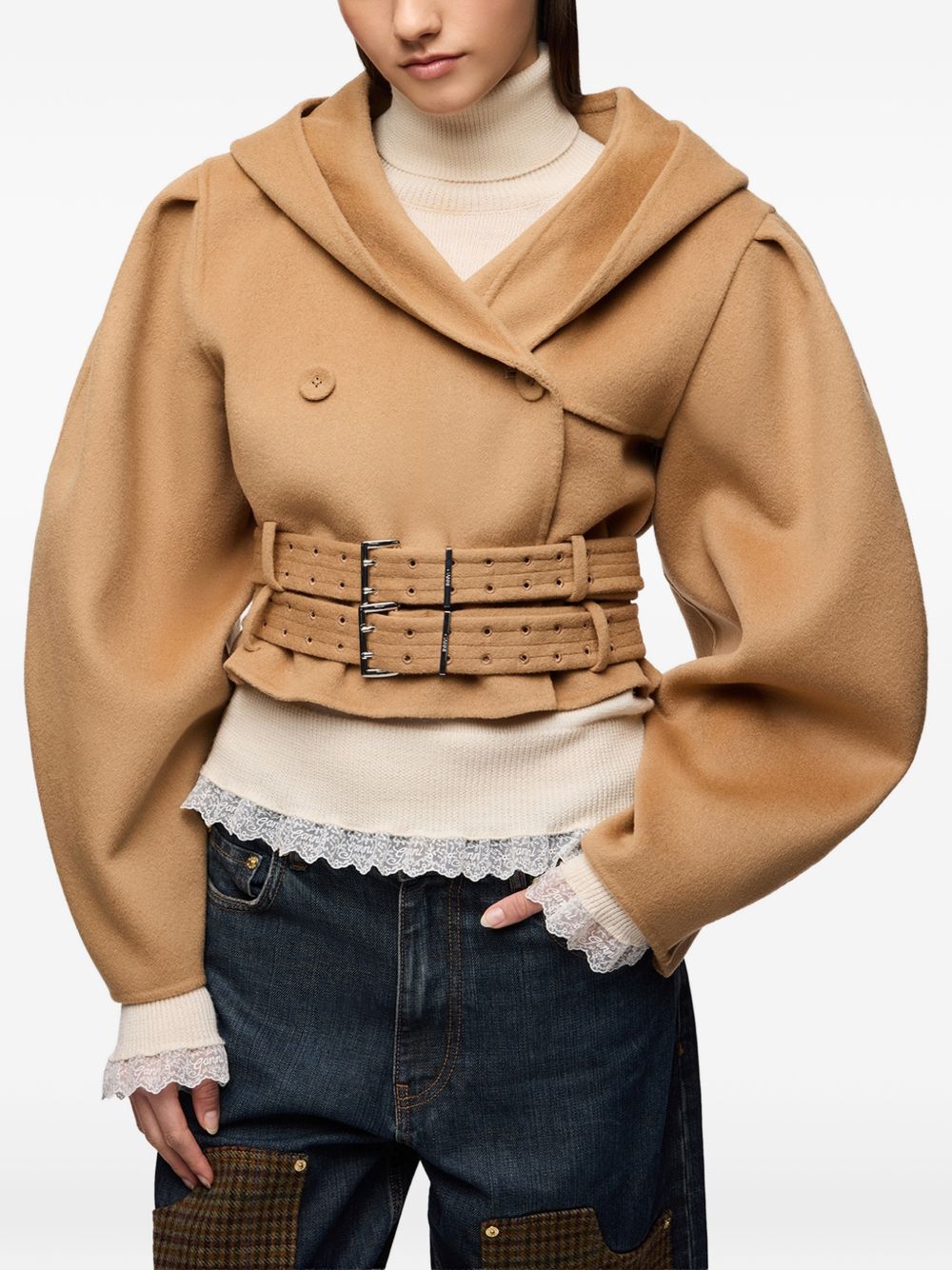 GANNI Cappotto crop con cappuccio e doppia cintura 