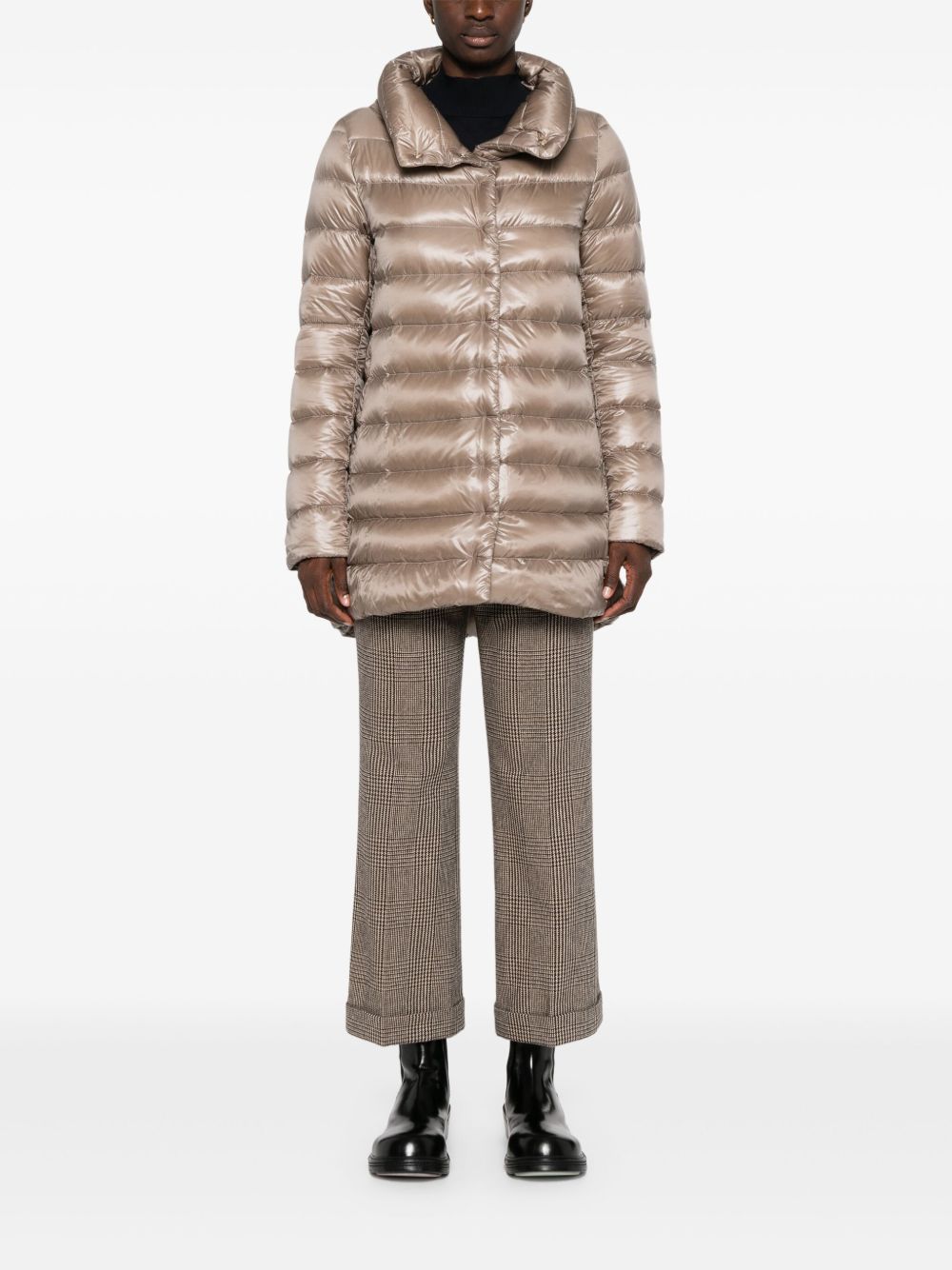 HERNO Piumino midi beige a collo alto oversize 