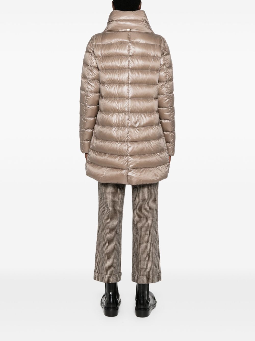 HERNO Piumino midi beige a collo alto oversize 