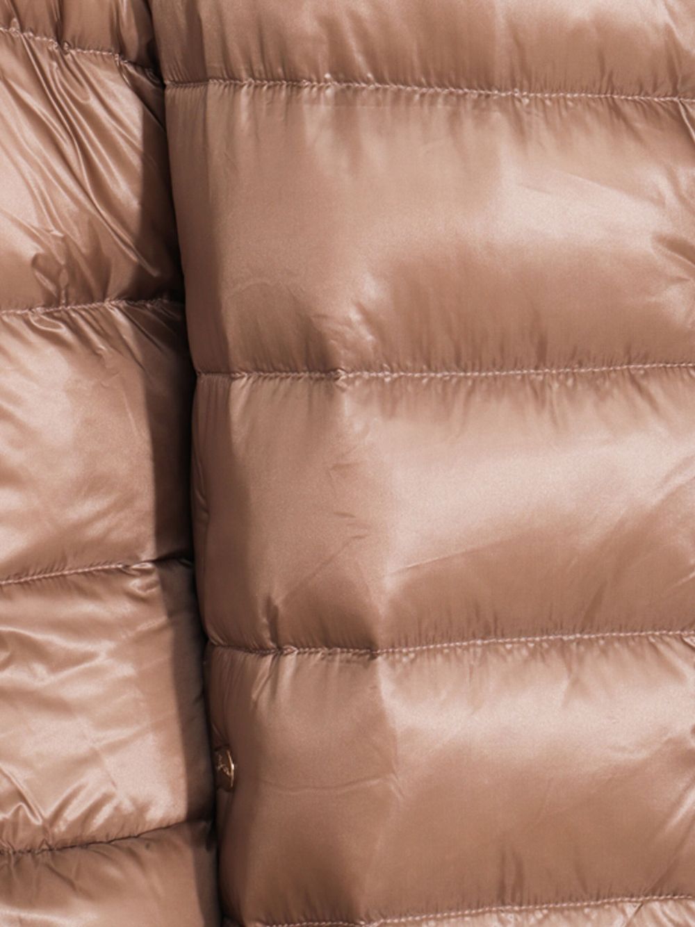HERNO Piumino trapuntato beige con collo ampio 