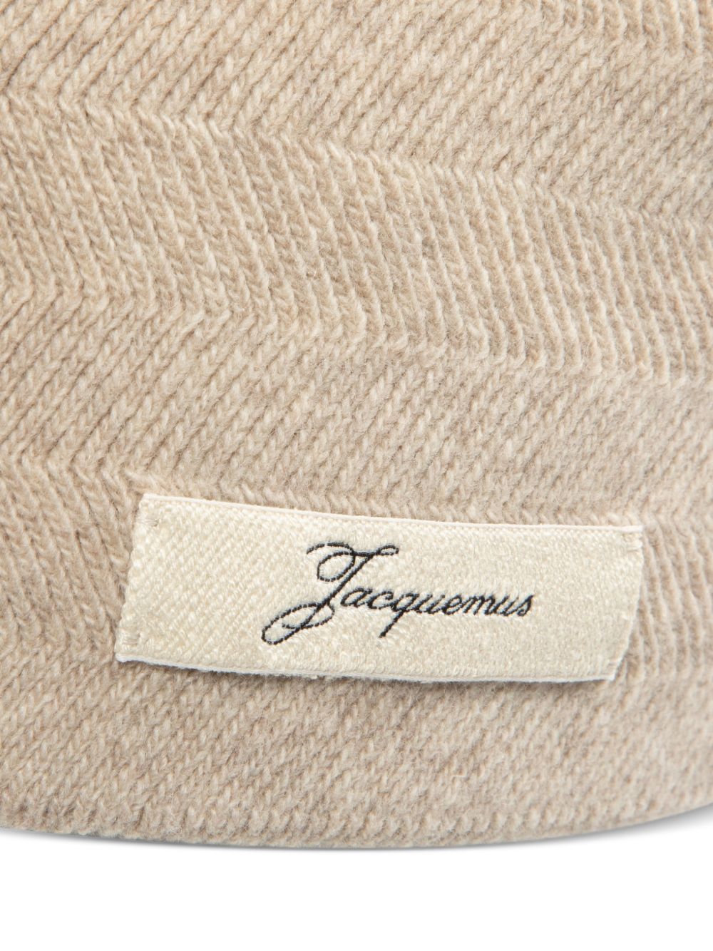 JACQUEMUS Berretto Chevron beige in lana vergine e cashmere 