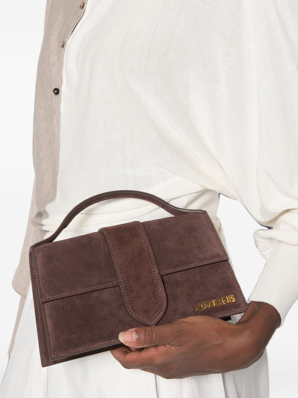 JACQUEMUS Borsa Le Grand Bambino marrone in suede con logo dorato 