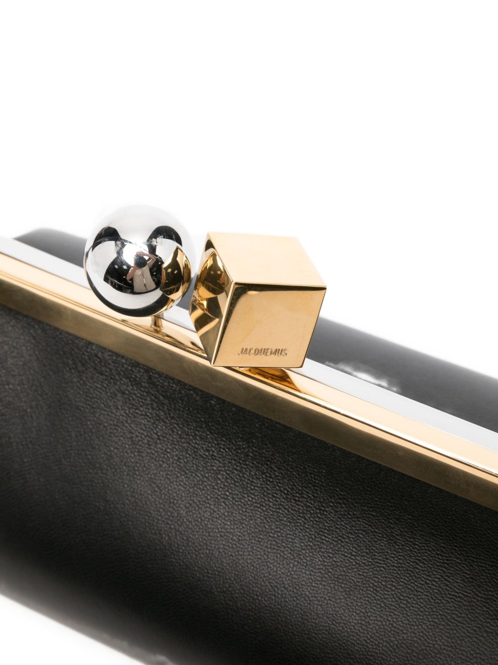 JACQUEMUS Pochette La Pochette Salon nera con rifiniture dorate 