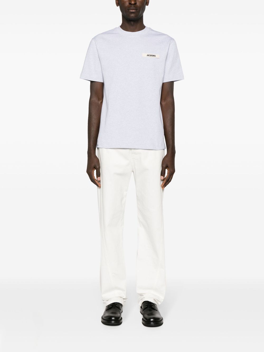 JACQUEMUS T-shirt grigia in cotone con patch logo sul petto 