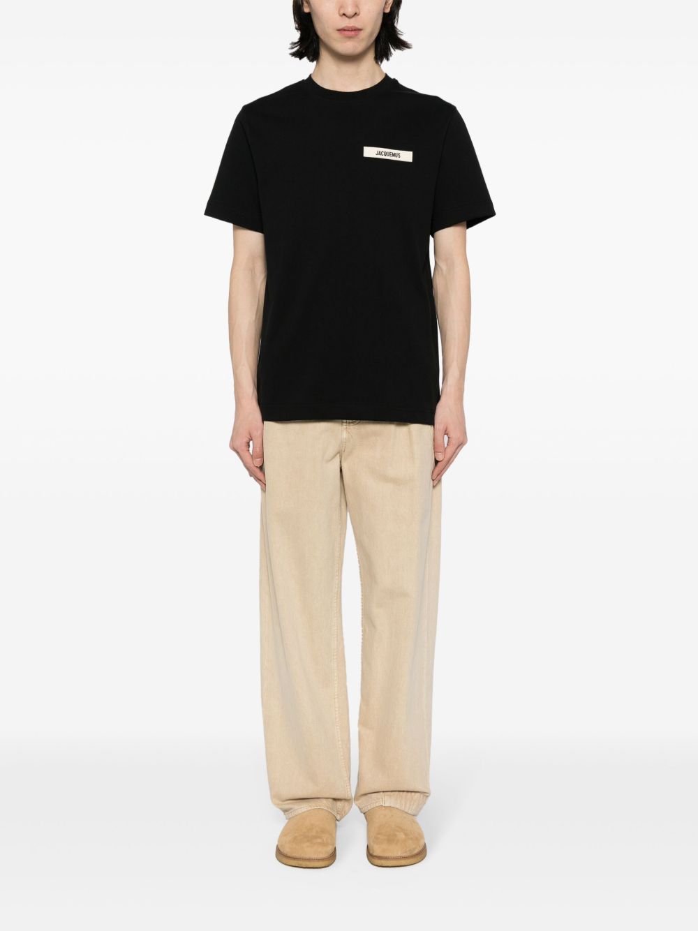 JACQUEMUS T-shirt nera in cotone con patch logo sul petto 