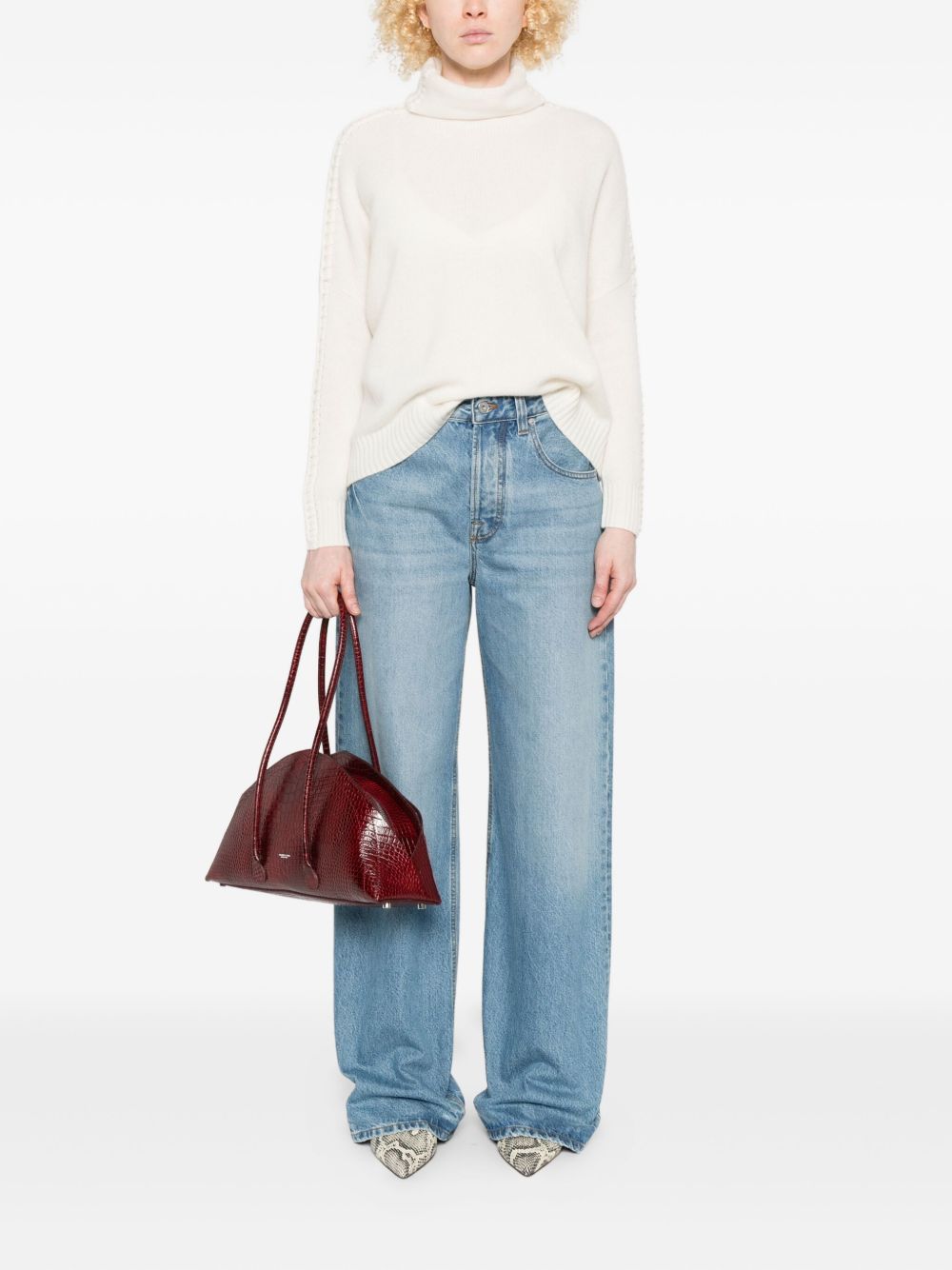 KUJTEN Maglia Thea in puro cashmere bianco con collo a camino 