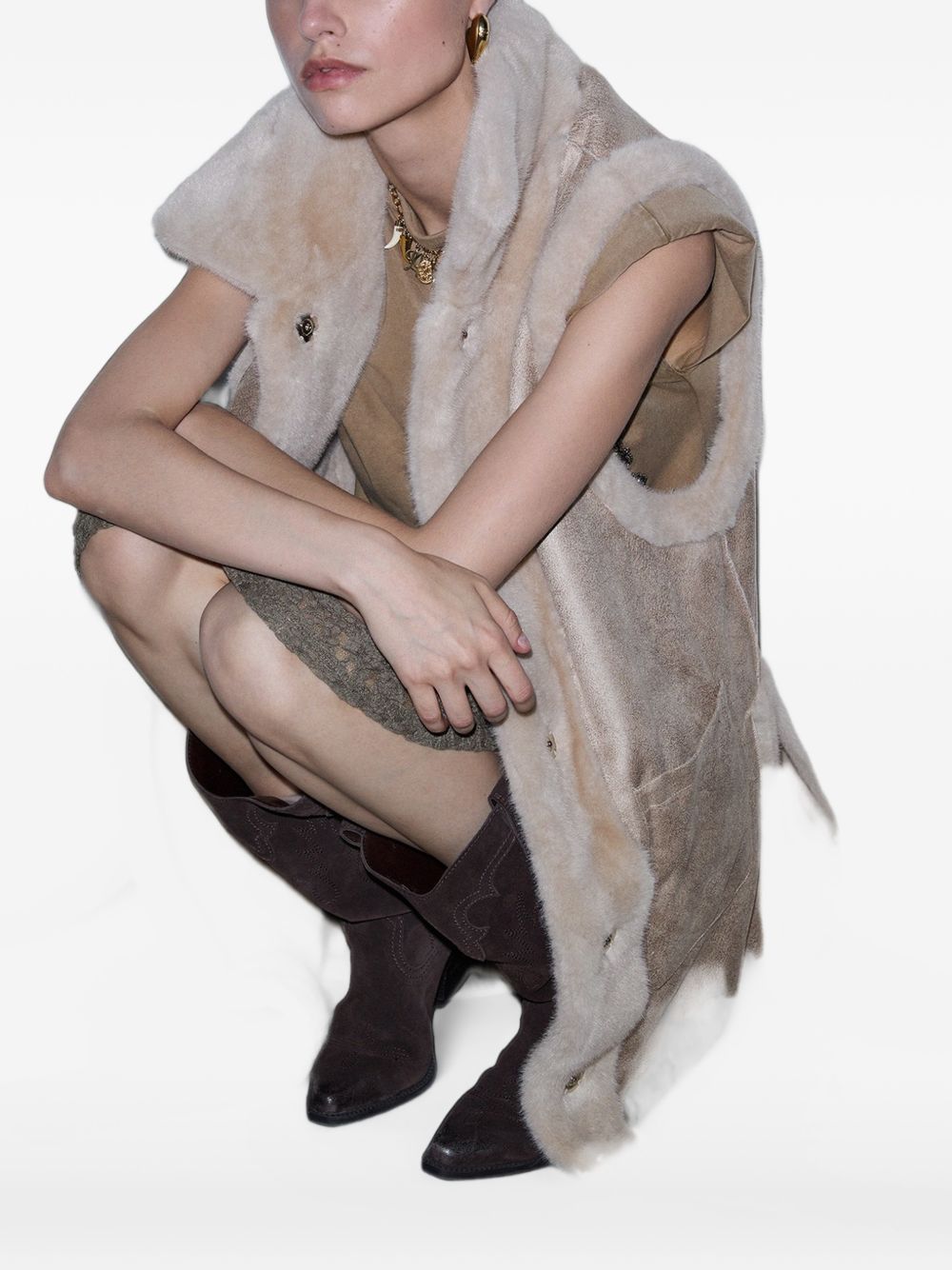 LIUJO Gilet lungo smanicato in ecopelliccia con cintura 