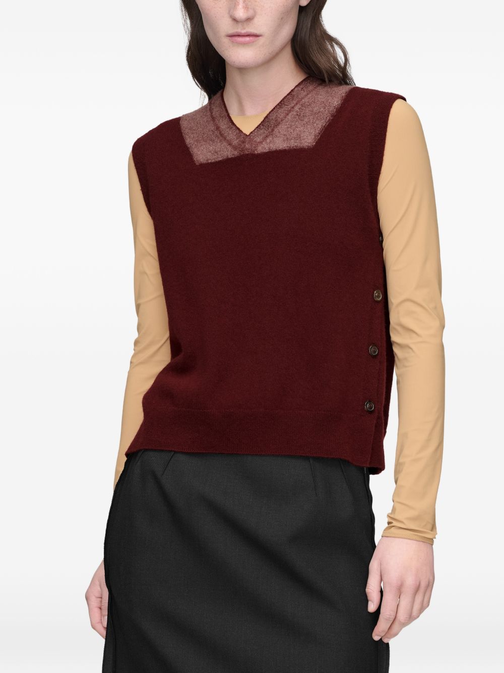 MAISON MARGIELA Gilet in lana rosso bordeaux con bottoni laterali 