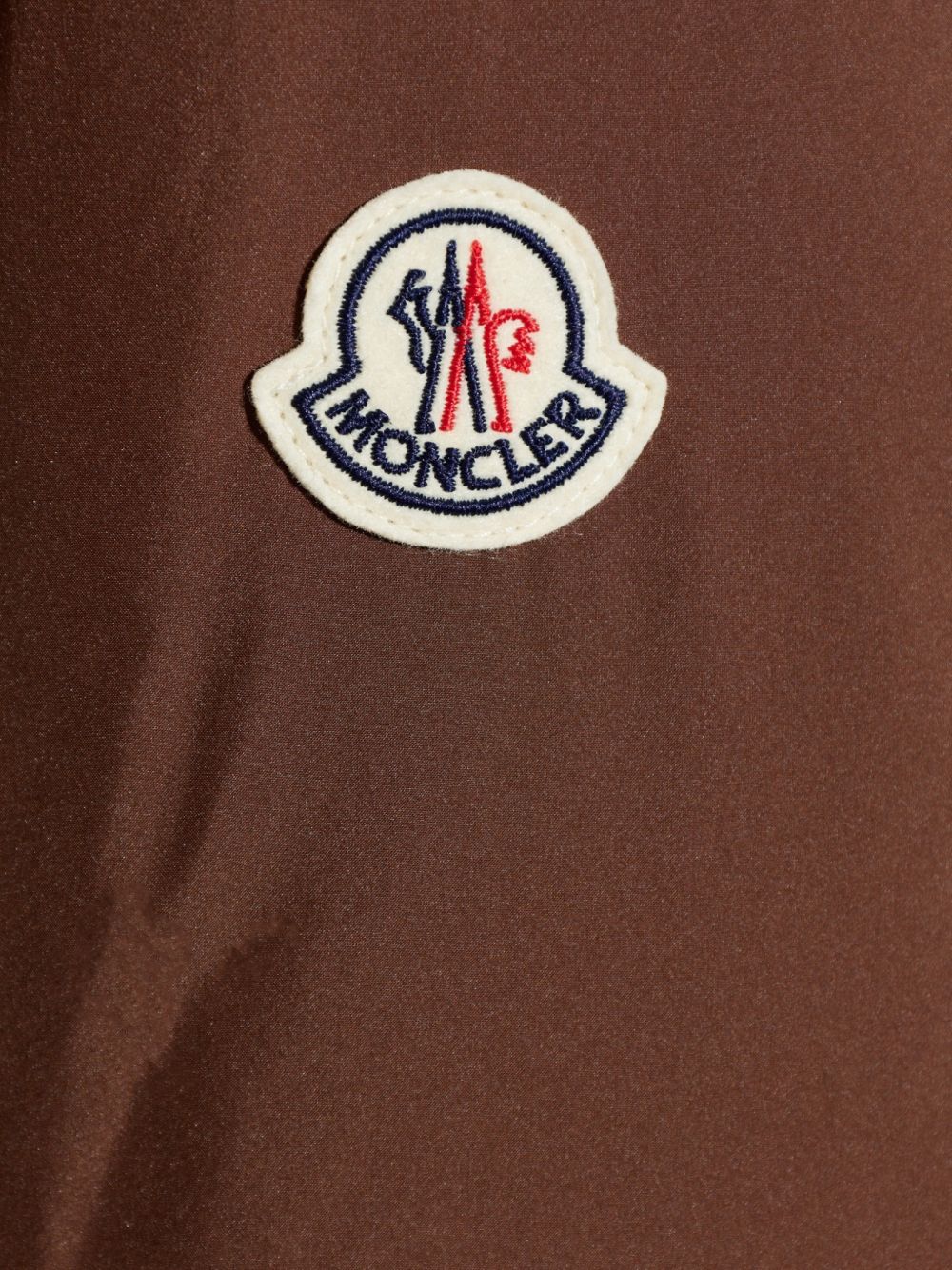 MONCLER Piumino corto Vnorviane marrone trapuntato con tasche 