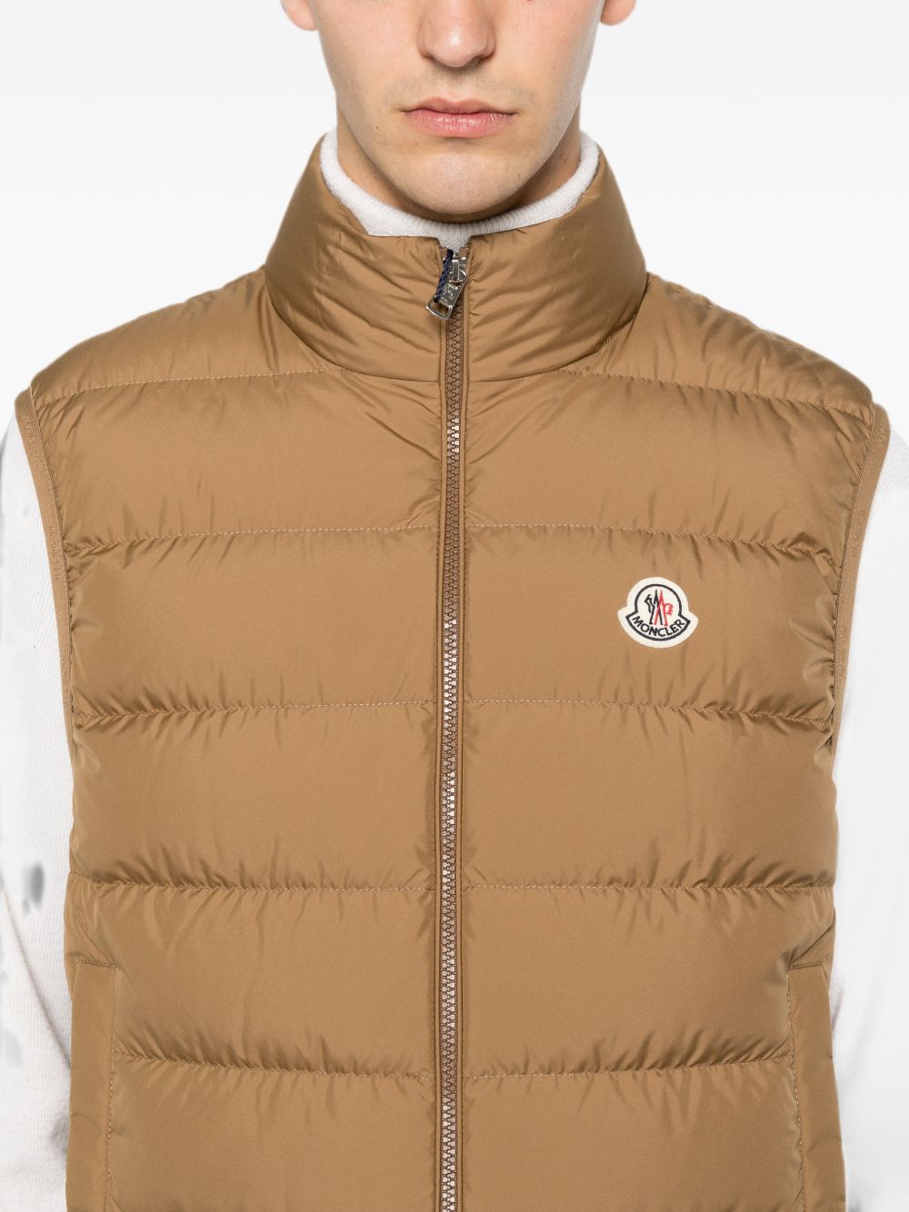 MONCLER Gilet imbottito Contrin Moncler in piuma con collo alto 