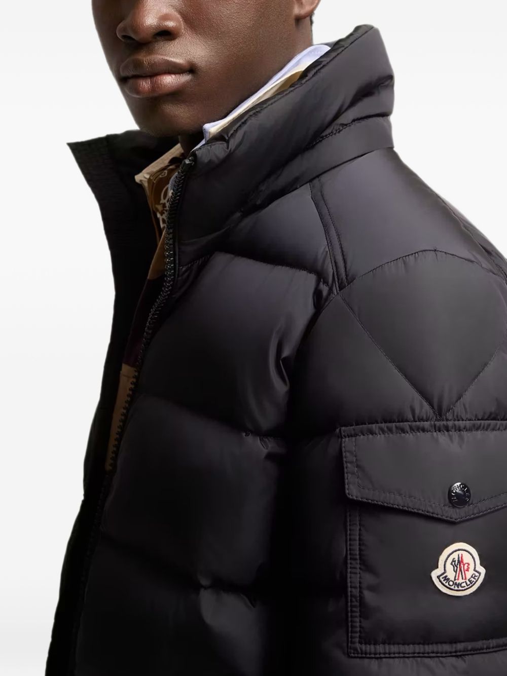 MONCLER Piumino corto Maya in nylon trapuntato con cappuccio rimovibile 