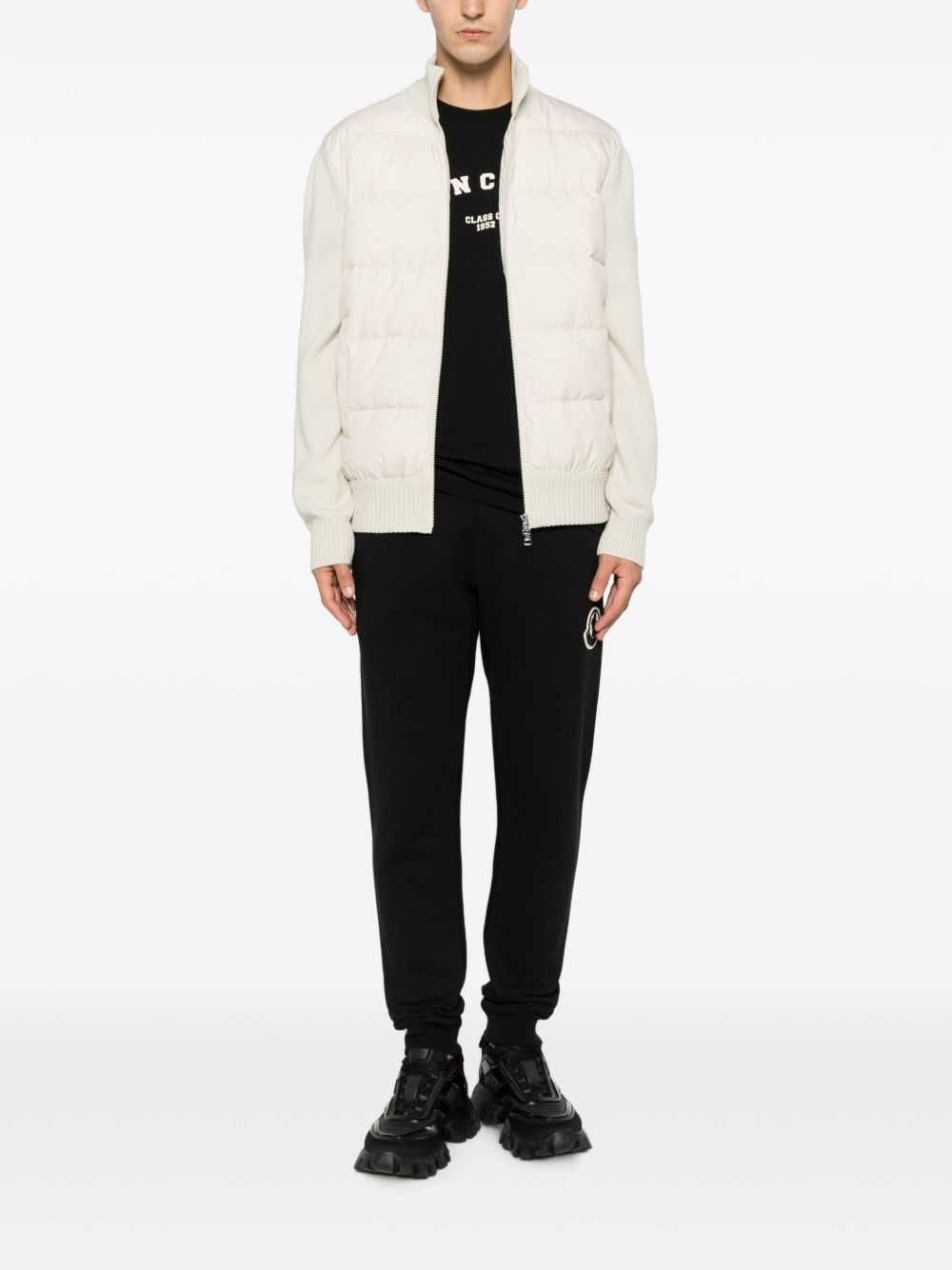 MONCLER Pantaloni sportivi neri in cotone con patch logo 