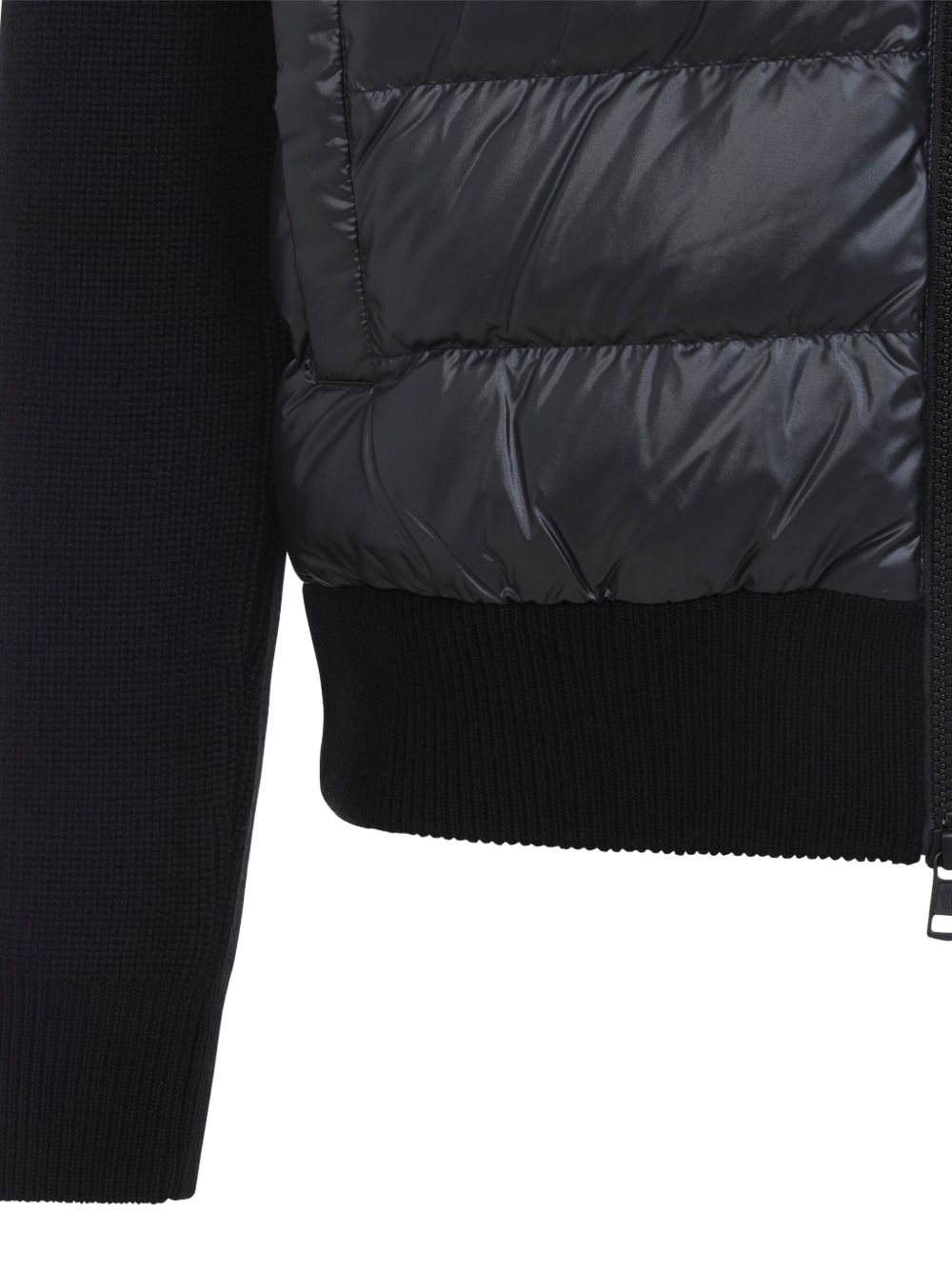 MONCLER Giacca bomber nera imbottita con cappuccio e tasche laterali 