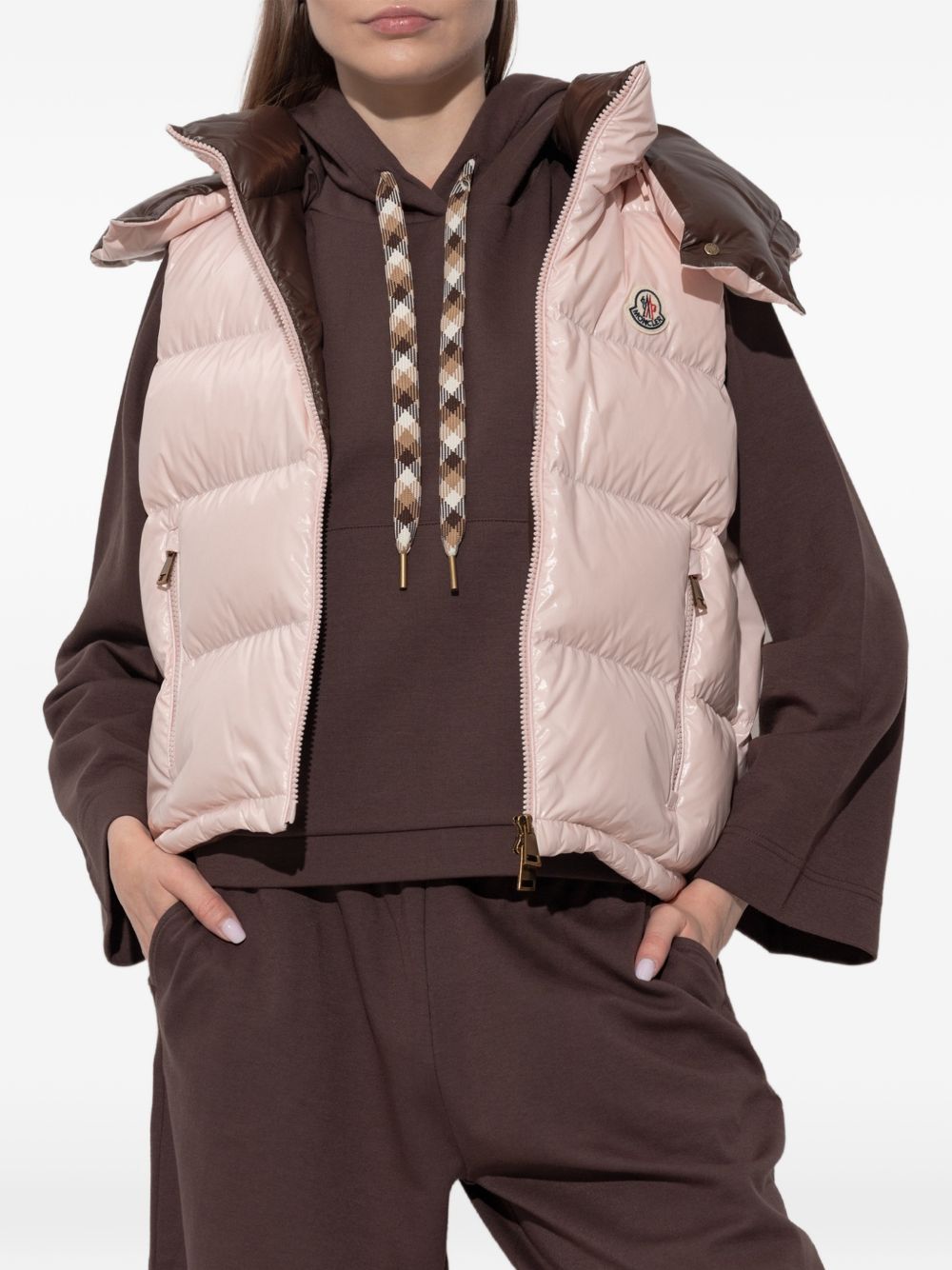 MONCLER Gilet imbottito rosa con cappuccio e tasche laterali 