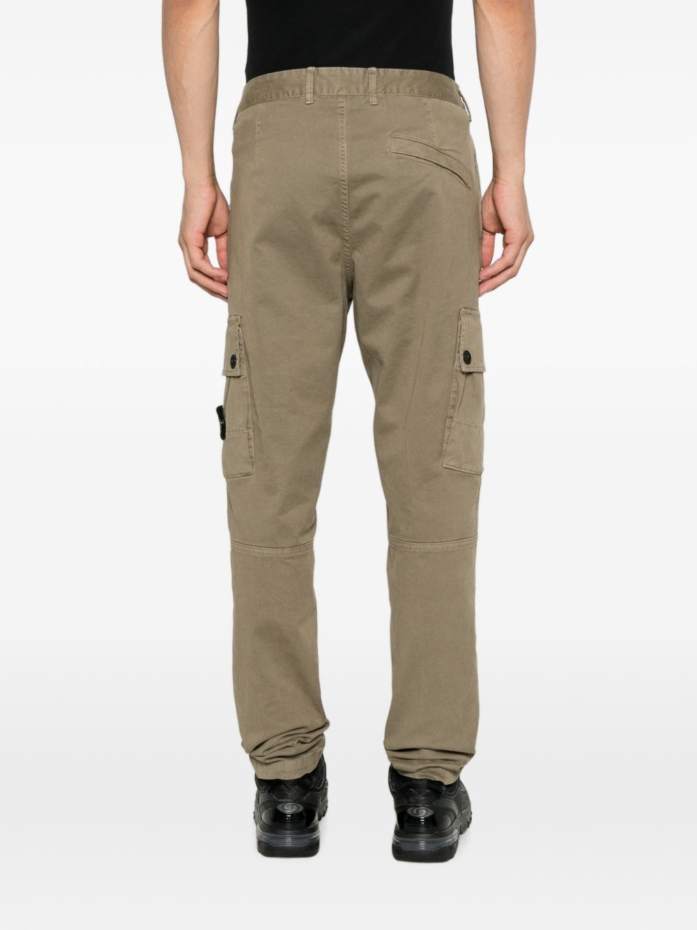 STONE ISLAND Pantaloni sportivi uomo marroni in cotone con tasche cargo 