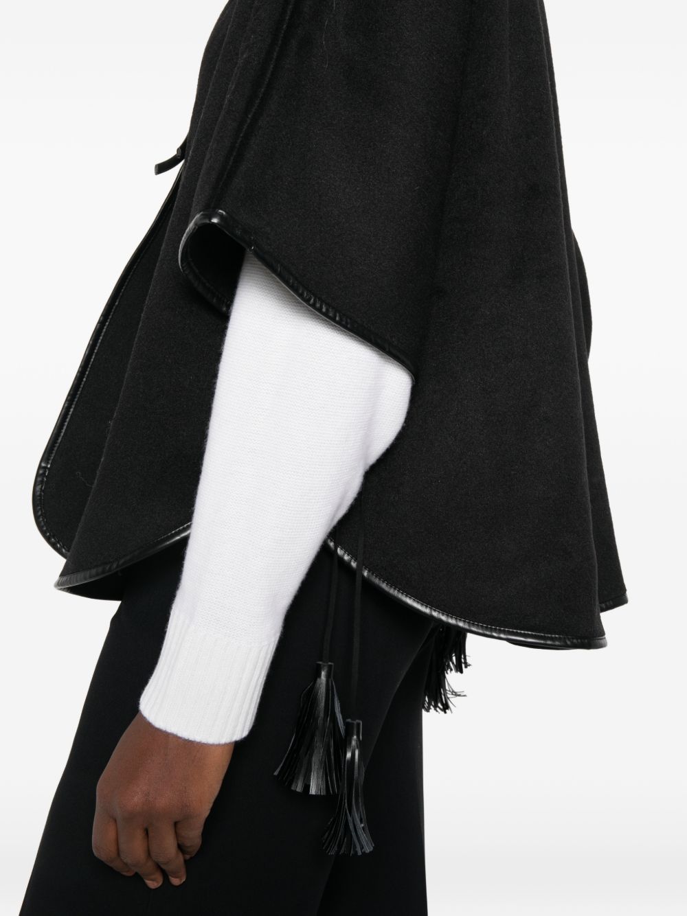 TWINSET Cappa nera con tasche applicate 
