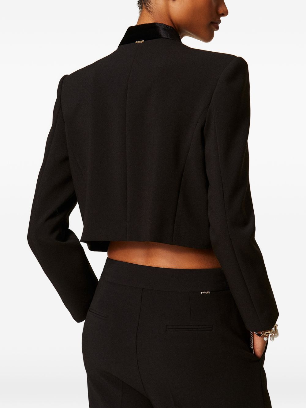 TWINSET Giacca cropped nera con dettagli in velluto 