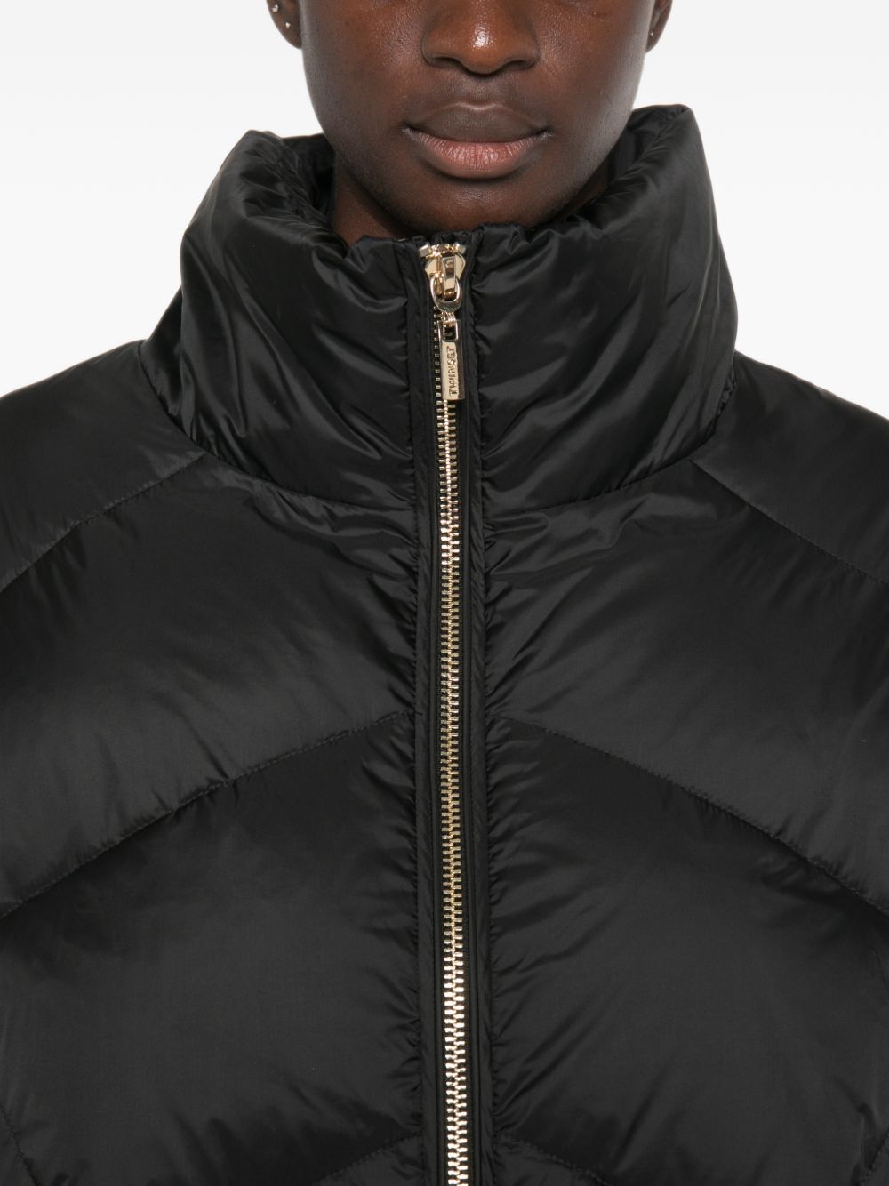 TWINSET Piumino corto nero trapuntato con chiusura con zip 