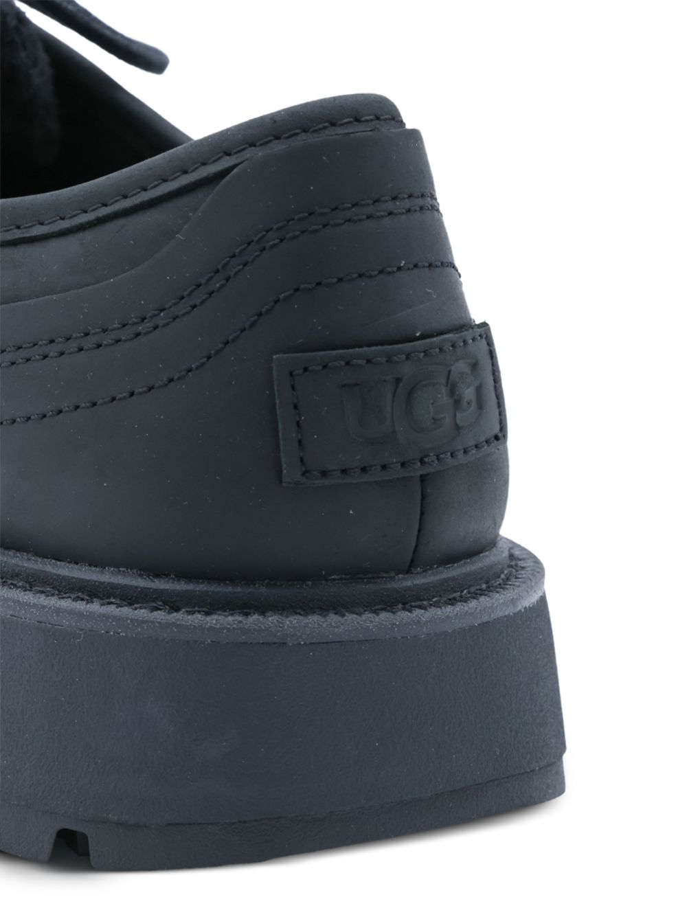 UGG Scarpa stringata Chukka Loften 
