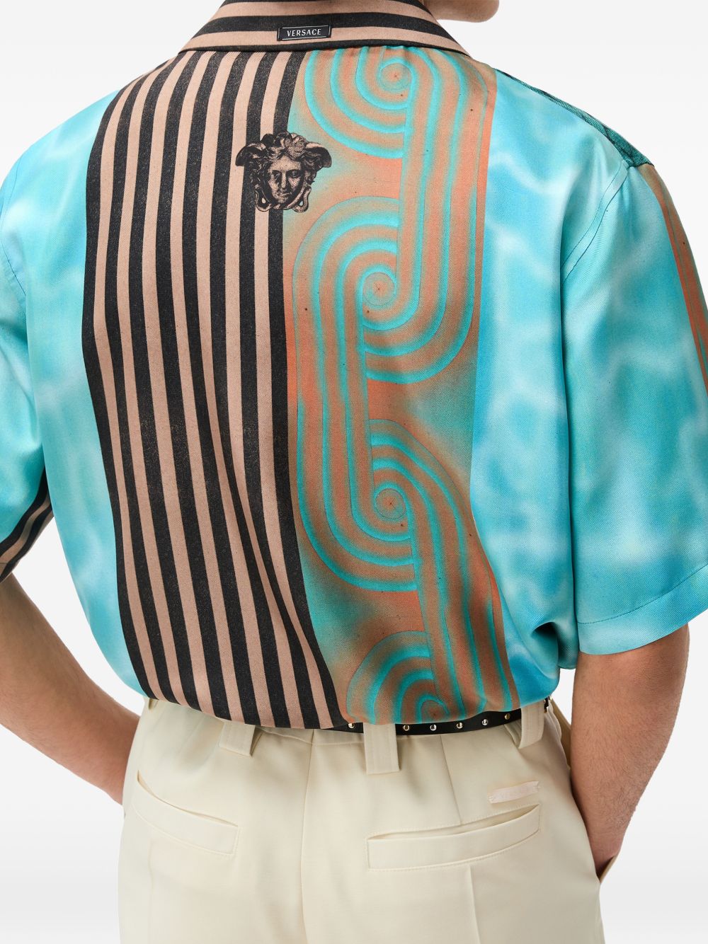 VERSACE Camicia a maniche corte in seta multicolor 