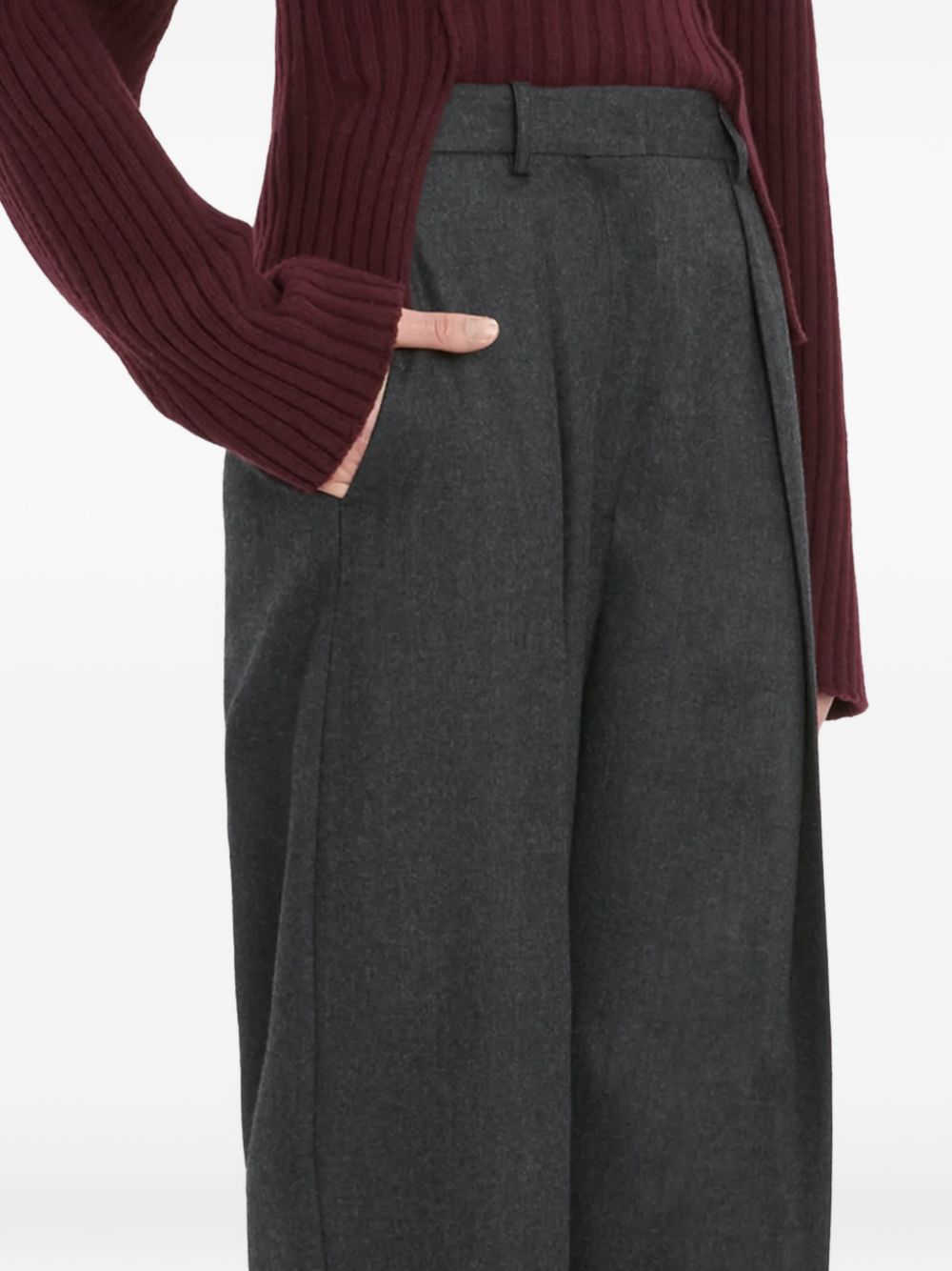 VICTORIA BECKHAM Pantaloni grigi a gamba dritta con pieghe 