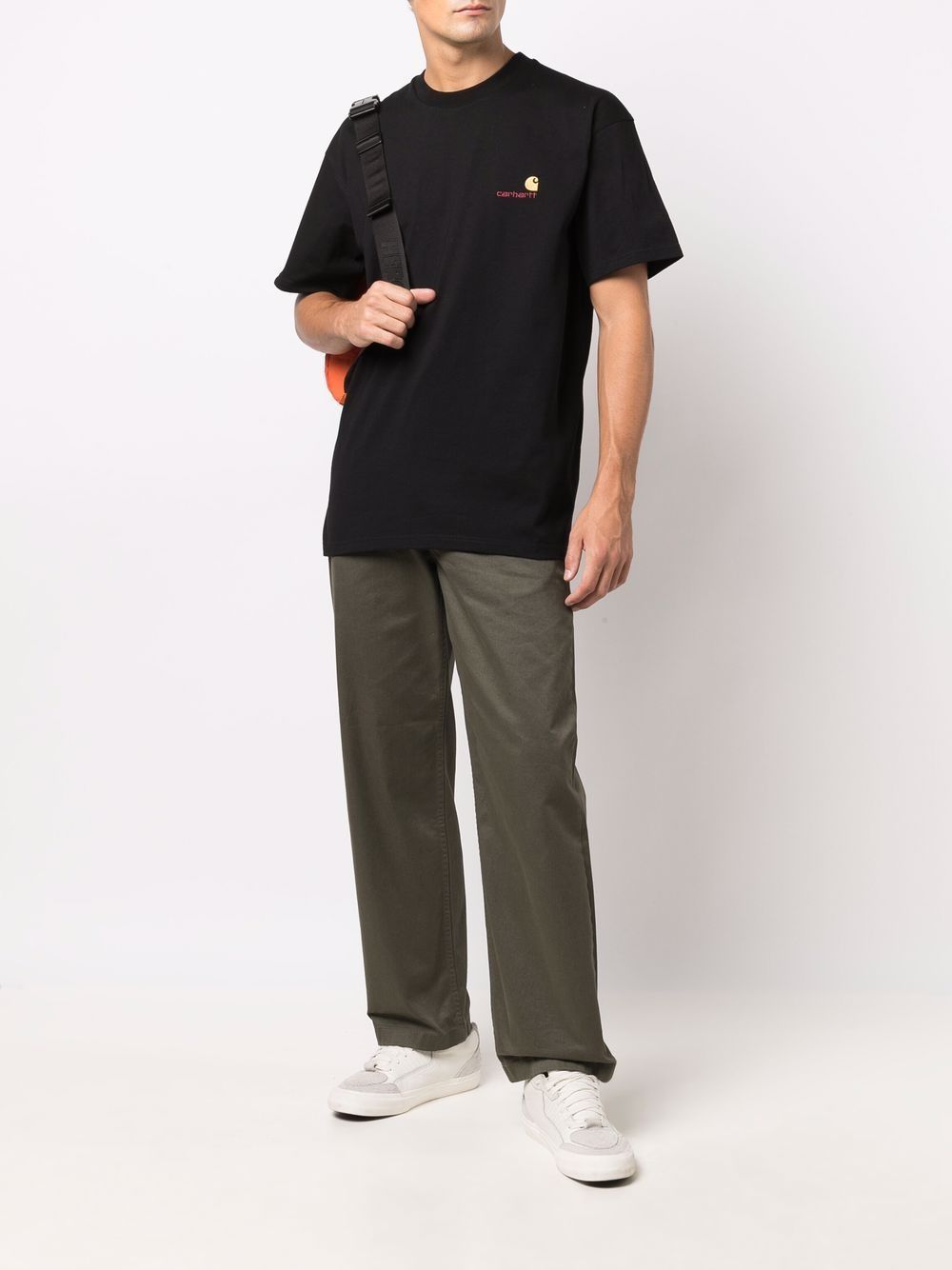 CARHARTT WIP T-shirt in cotone nero con logo oro ricamato 