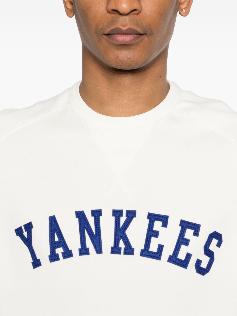 CHESAPEAKES T-shirt beige chiaro con script Yankees 