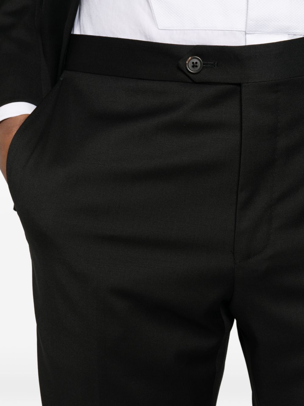 CORNELIANI Completo in lana vergine nera con giacca monopetto 