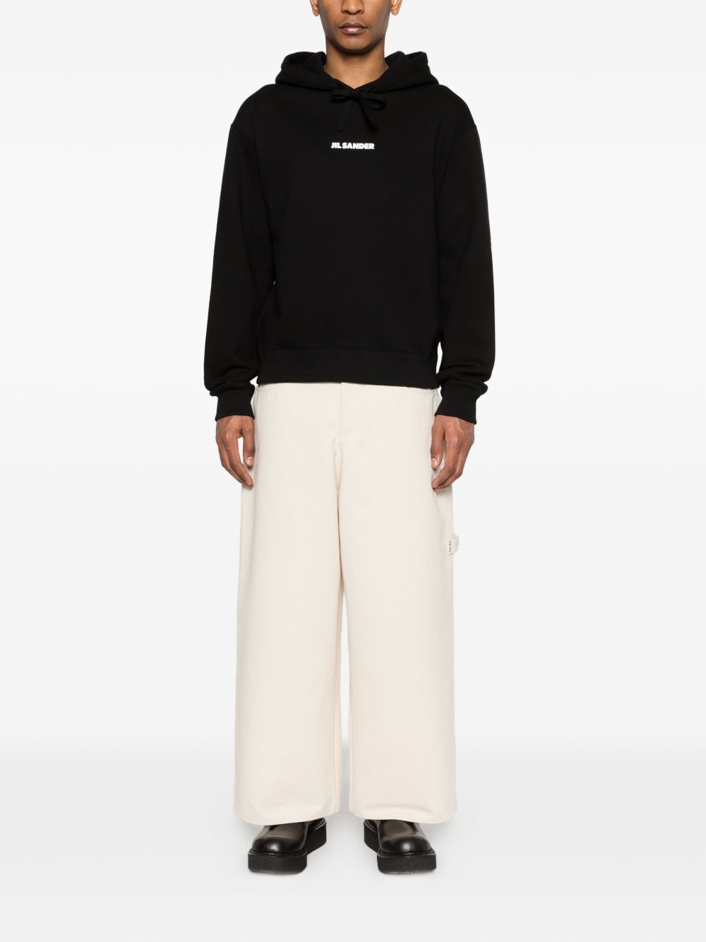 JIL SANDER Felpa in cotone nero con cappuccio e logo bianco 