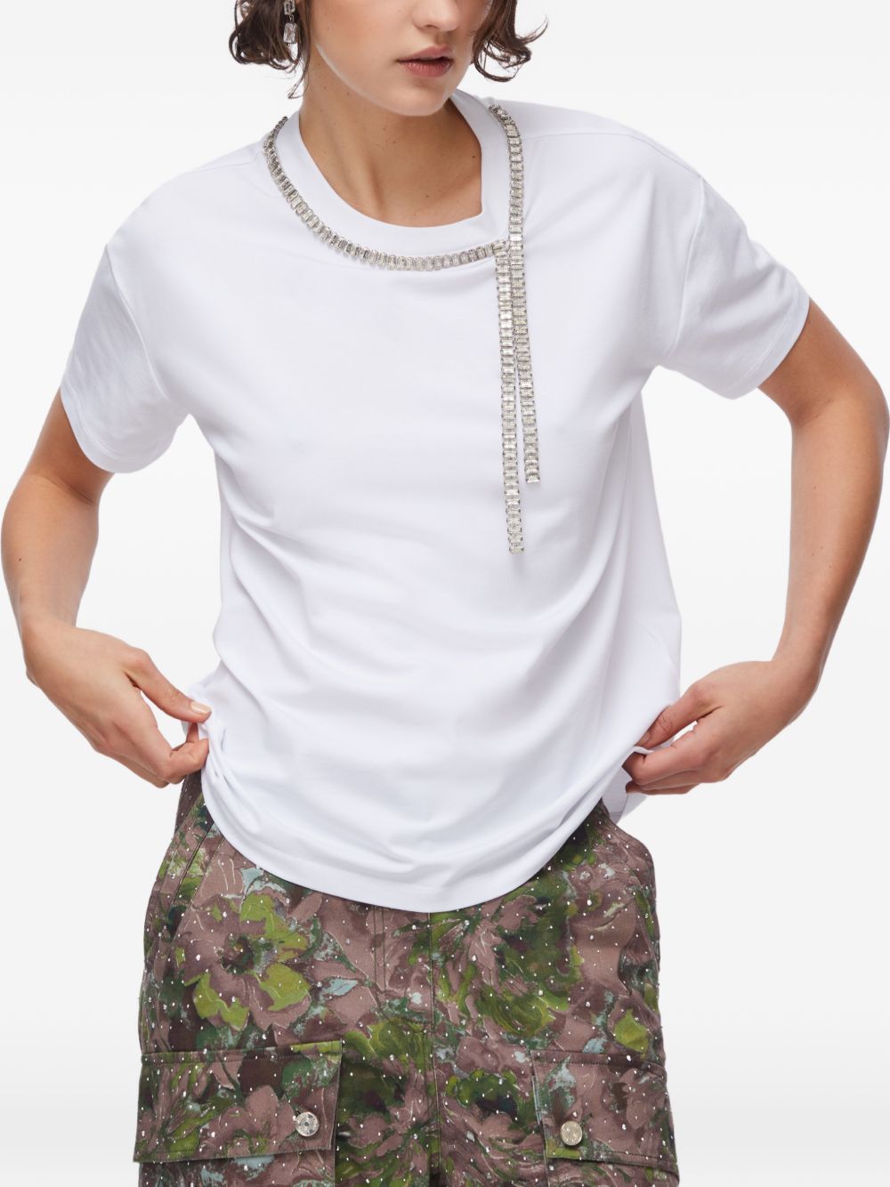LIUJO T-shirt bianca con strass sul girocollo 