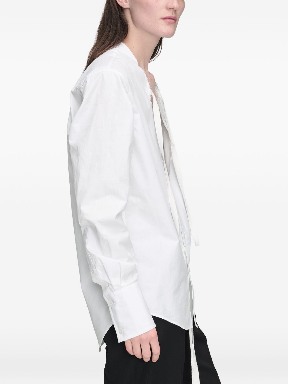 MAISON MARGIELA Camicia bianca con tagli cut e scollo a V 