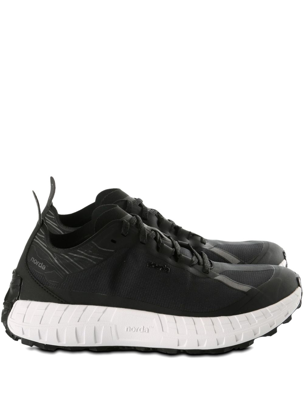 NORDA Sneakers Dyneema nere con suola bianca 