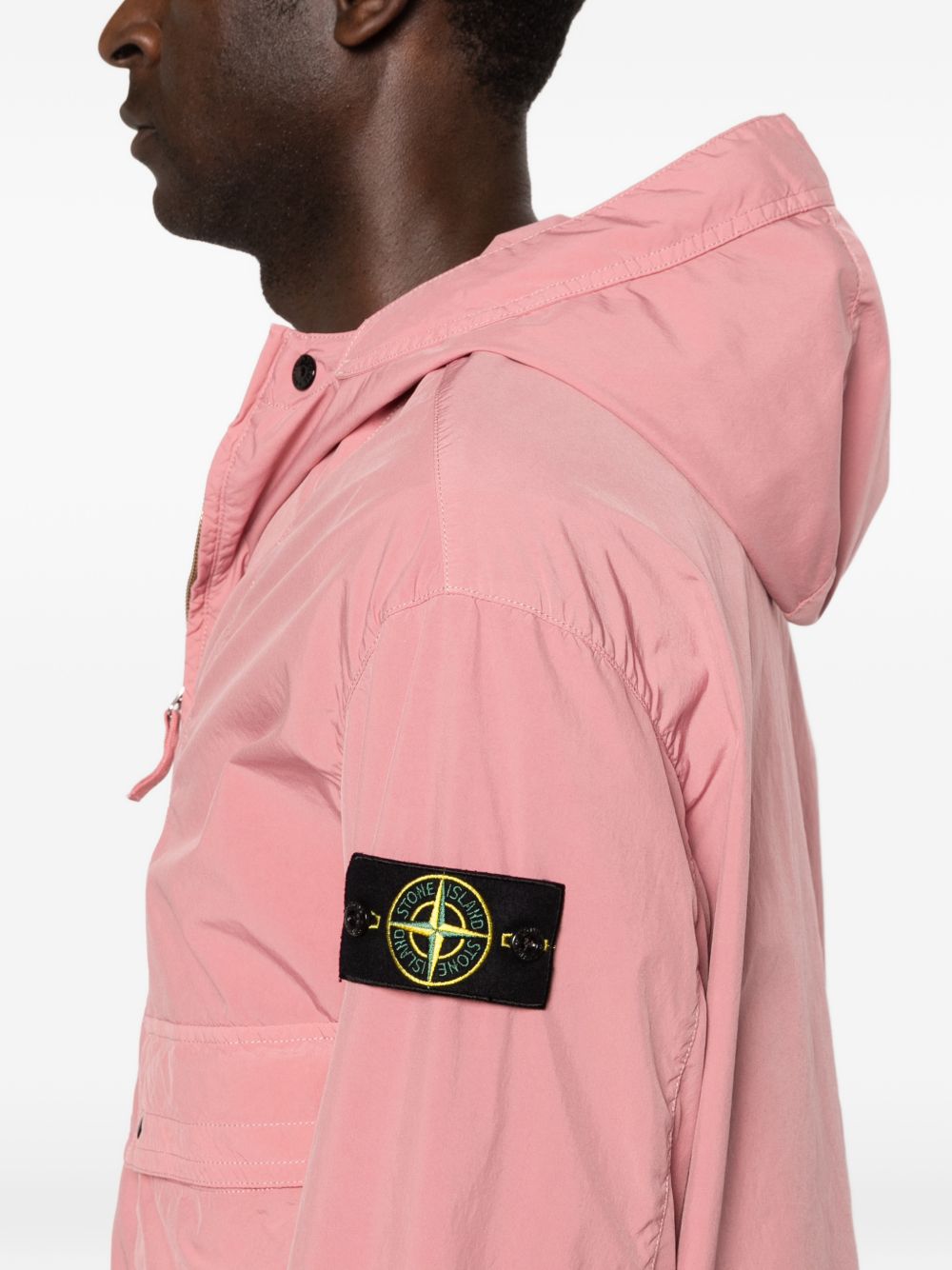 STONE ISLAND Giacca a vento con cappuccio e patch logo 