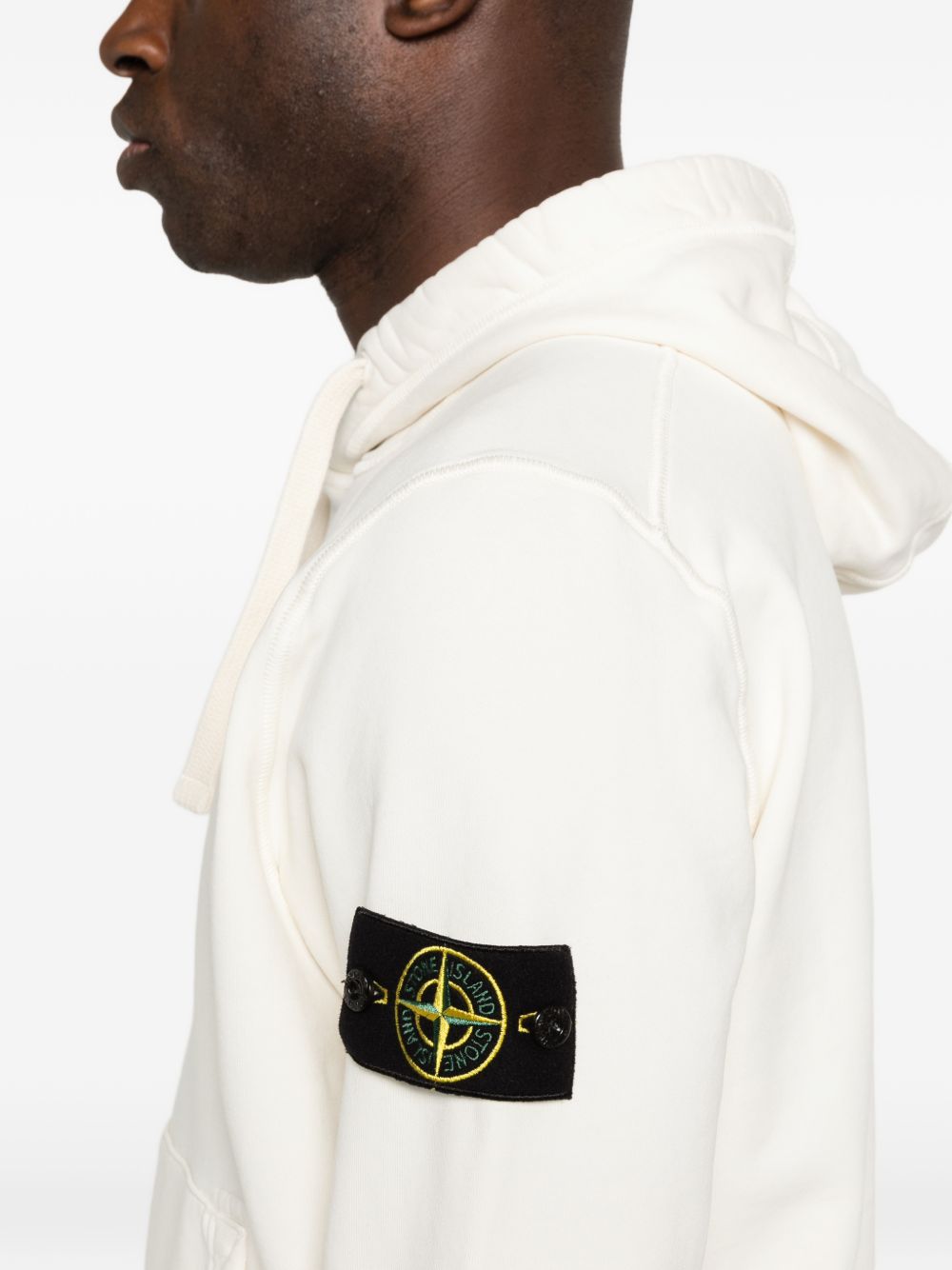STONE ISLAND Felpa bianca con cappuccio e tasca frontale 