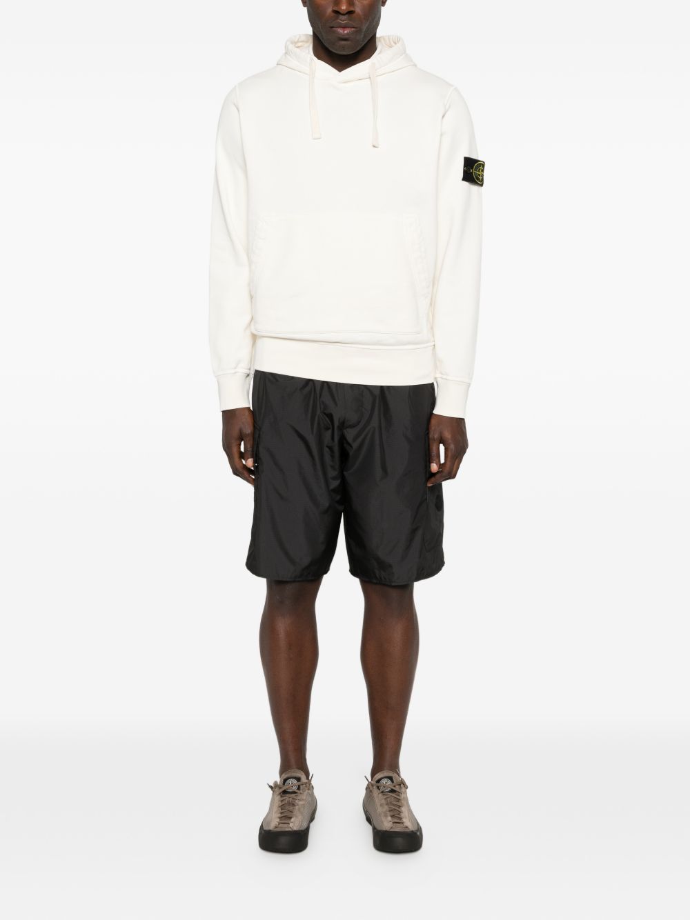 STONE ISLAND Felpa bianca con cappuccio e tasca frontale 