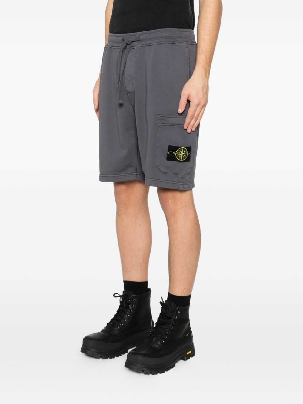 STONE ISLAND Shorts in cotone grigio con tasca 