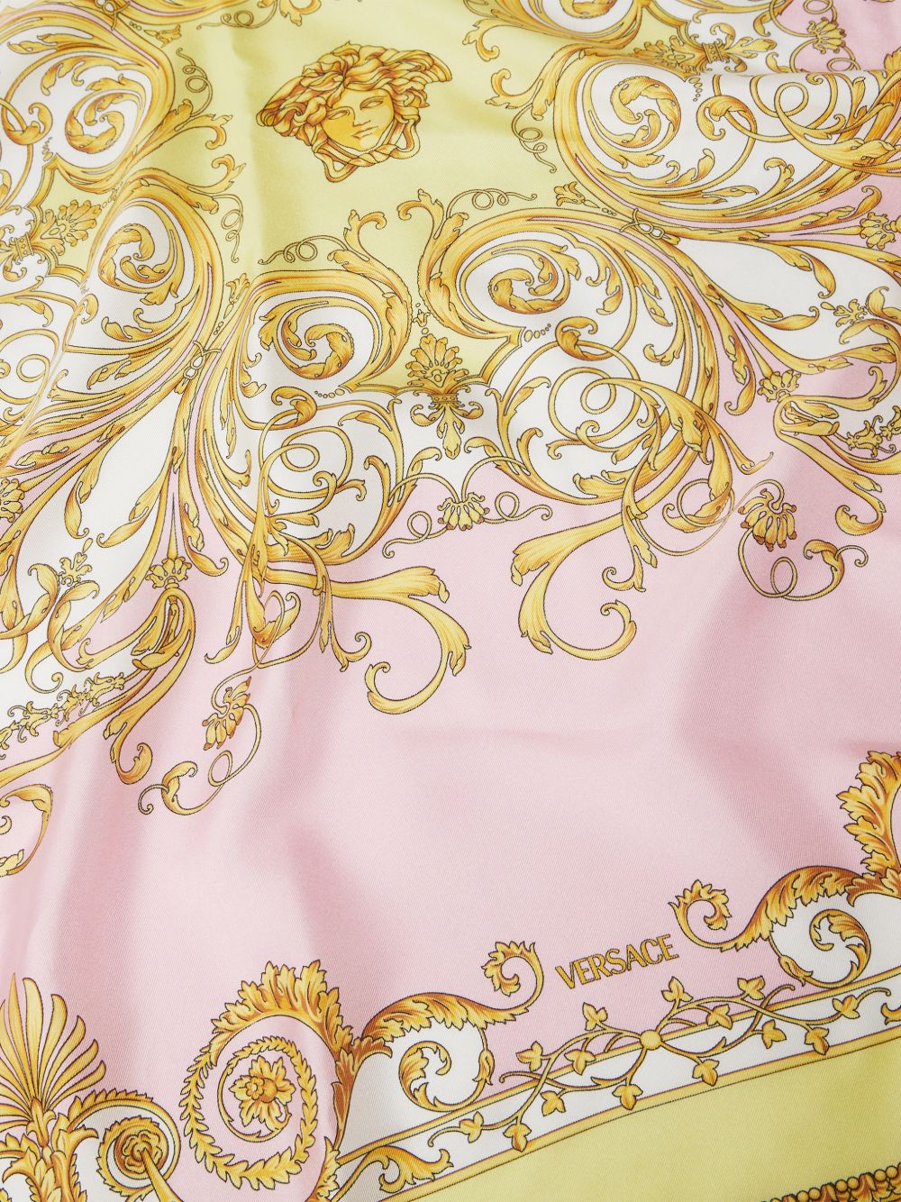 VERSACE Foulard in seta rosa e oro 