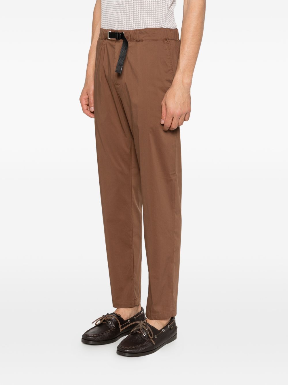 WHITE SAND Pantaloni in cotone marrone con cintura nera 