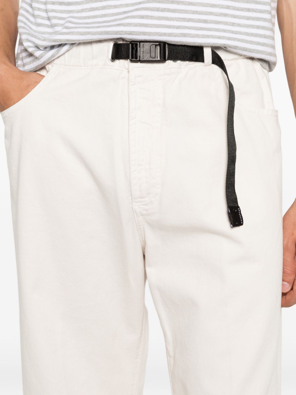 WHITE SAND Pantaloni in cotone bianco con cintura nera 
