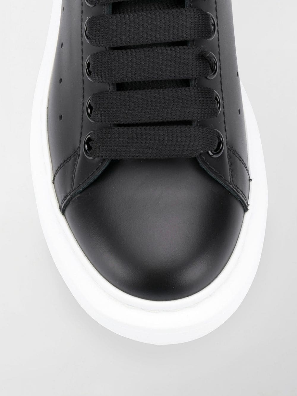 ALEXANDER McQUEEN Sneakers 'Oversize' in pelle nero e bianco 