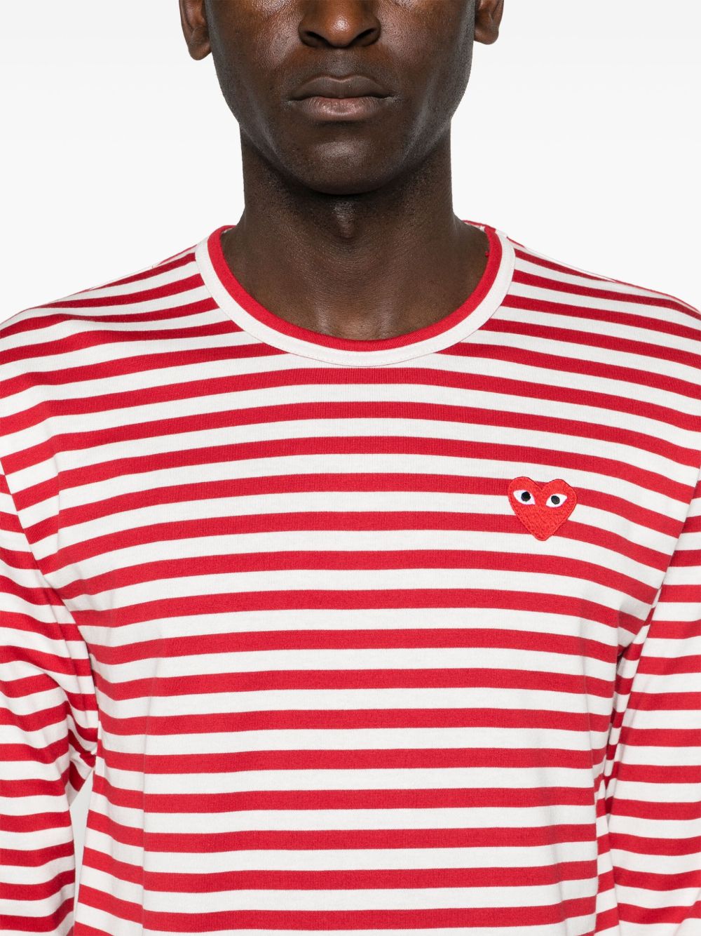 COMME DES GARCONS PLAY Maglia a maniche lunghe in cotone a righe rosse con logo ricamato 