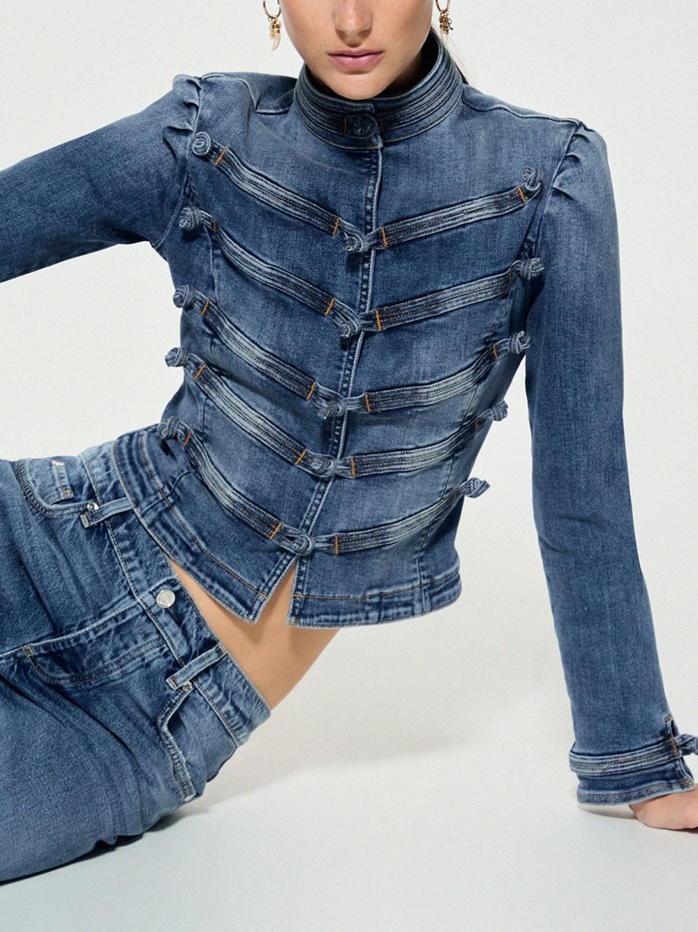 LIUJO Capsule Gigi Hadid Giacca in denim con alamari 