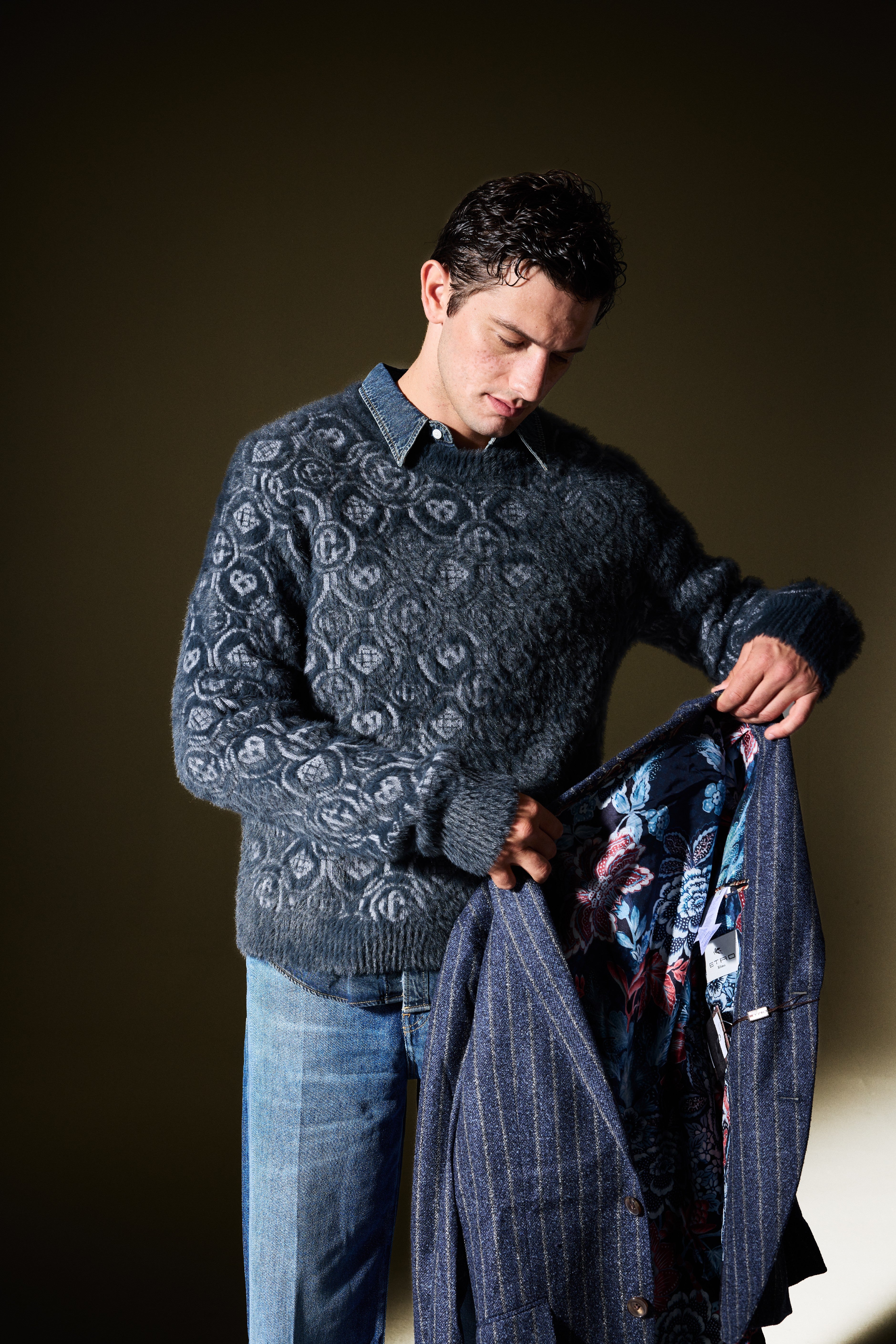 Blue wool polo shirt, image size:3758x5634