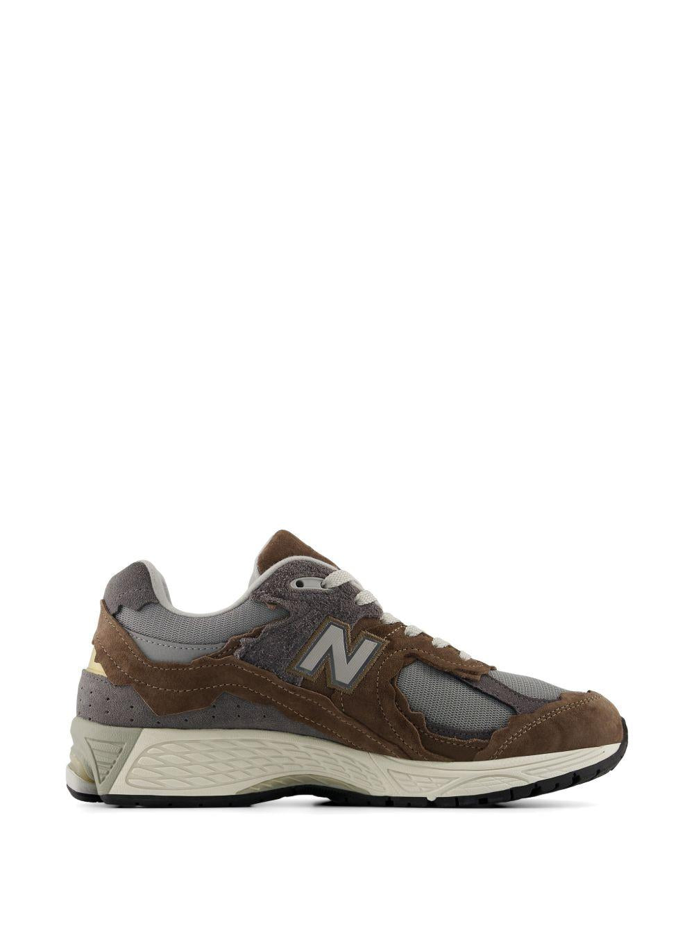 NEW BALANCE Sneakers 2002 marroni e grigie 