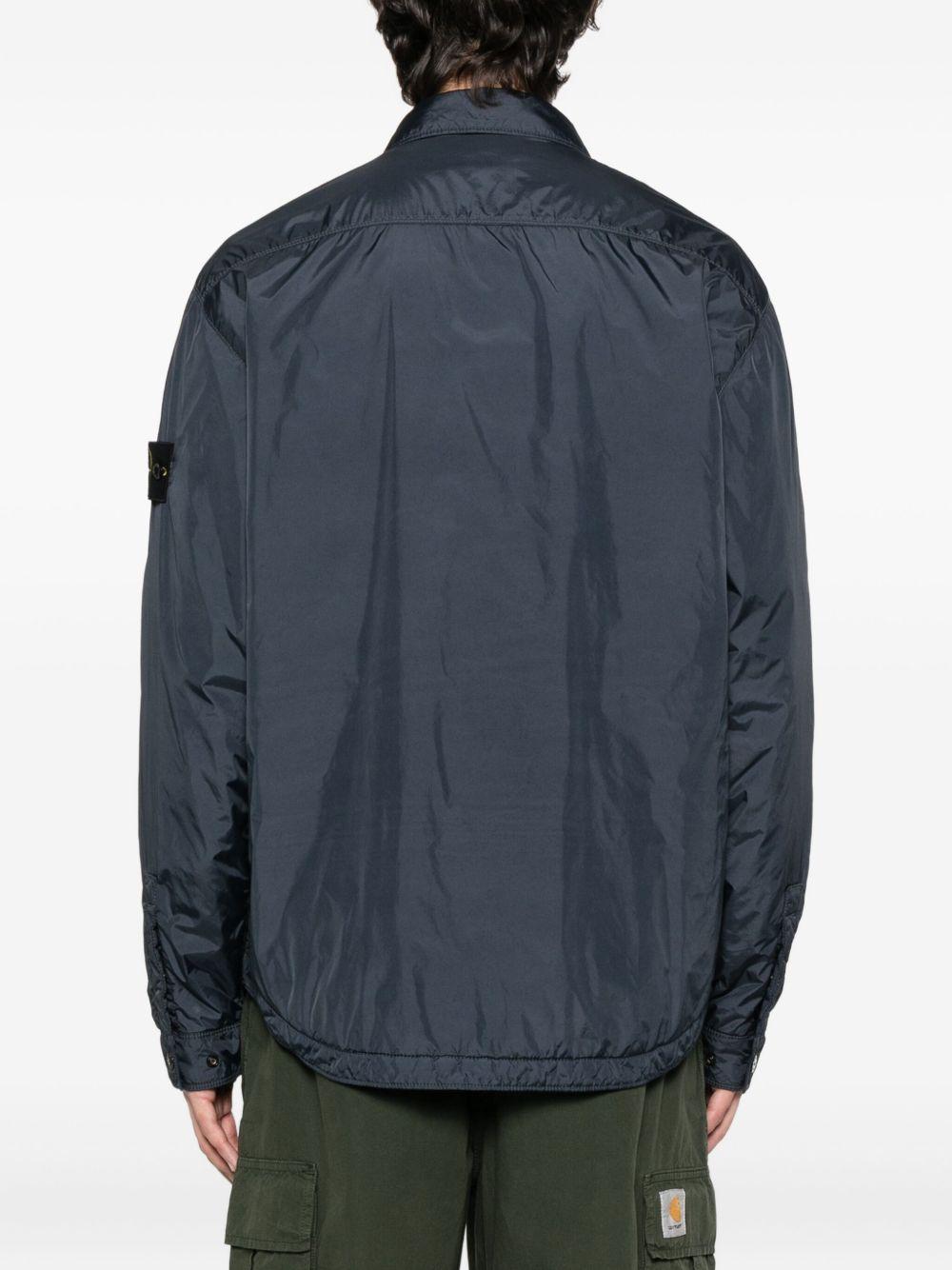 STONE ISLAND Giacca blu con zip tasca e patch logo 