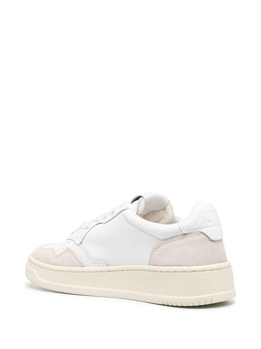 AUTRY Sneakers 'Medalist Low' in pelle bianca con camoscio 