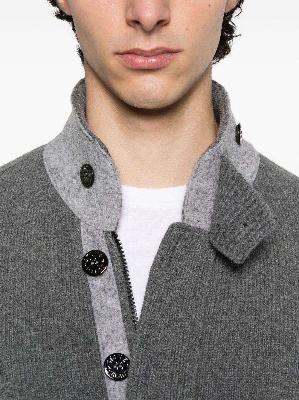 STONE ISLAND Cardigan con bottoni e patch logo 