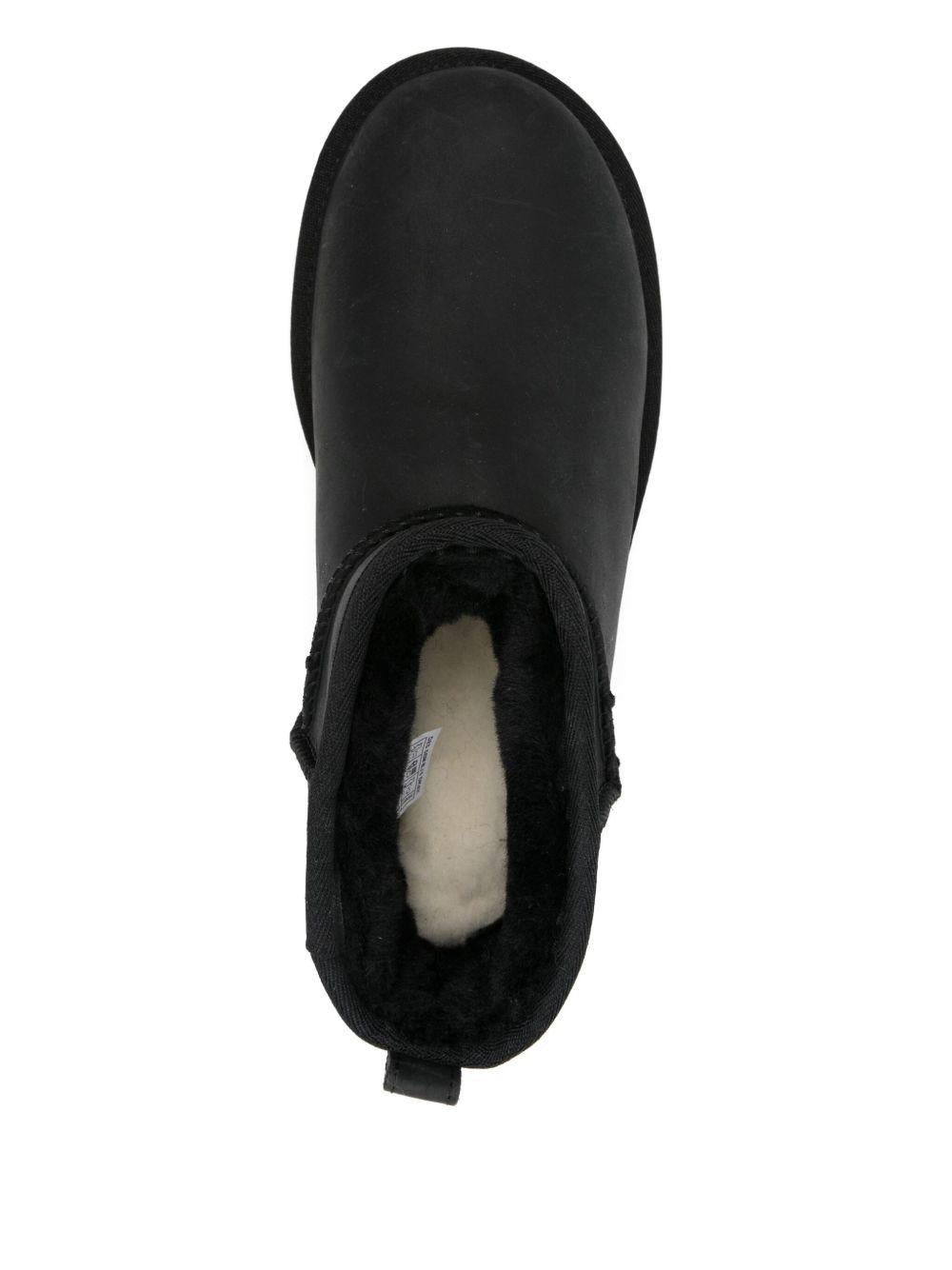 UGG Stivaletti 'Classic Ultra Mini' in 