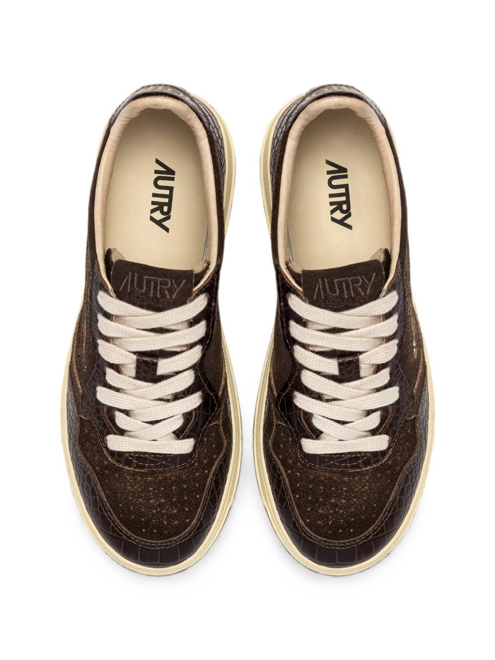 AUTRY Sneakers Medalist Low in pelle marrone dallo stile tennis vintage 
